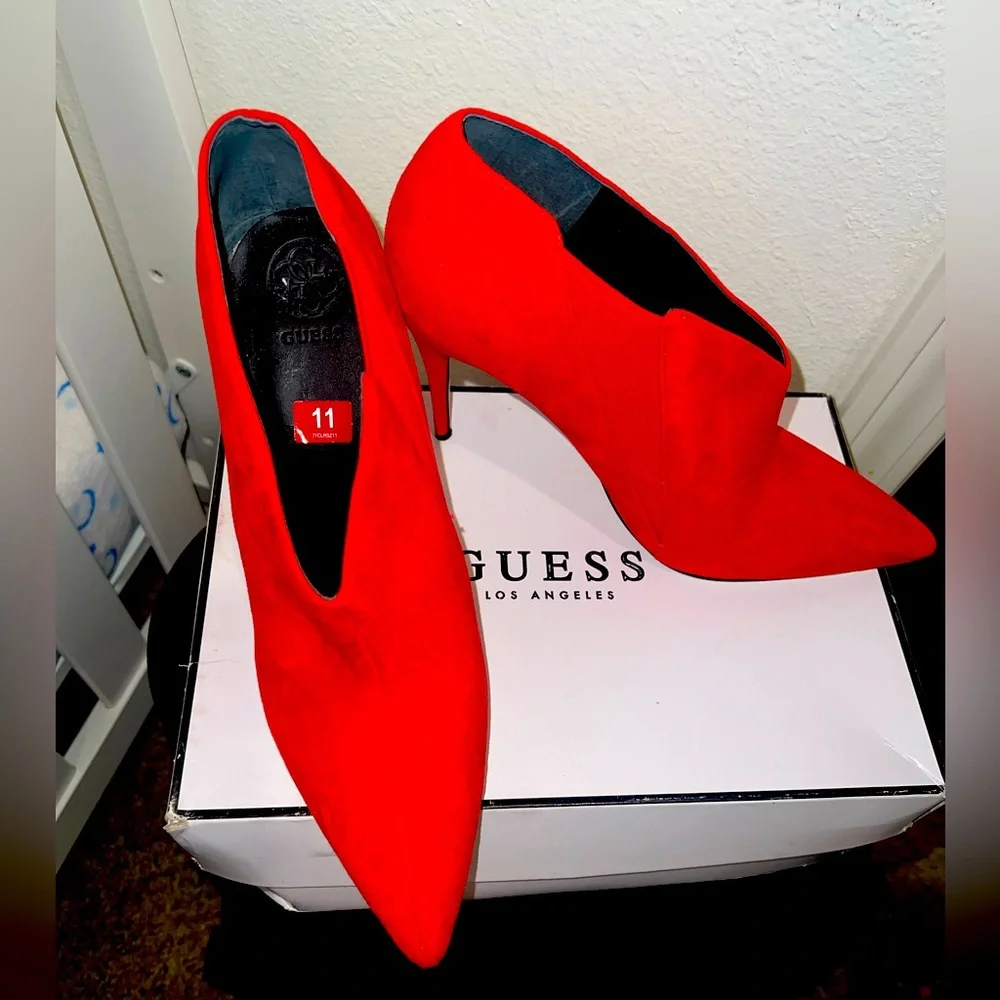 GUESS Sexy Red Bootie ♥️💋🔥 BRAND NEW! NEVER WORN! Smoke-free pet free always! - Picture 2 of 4